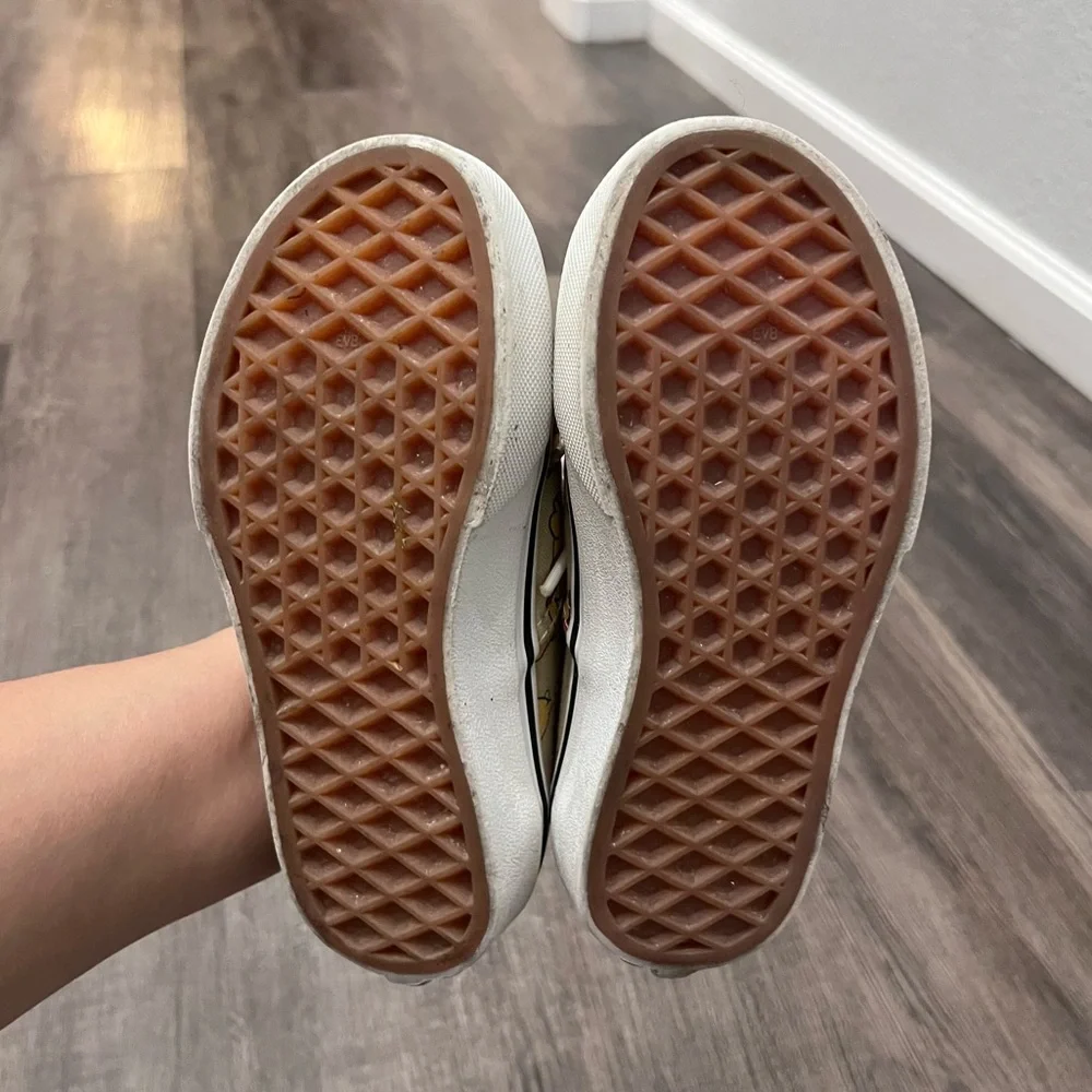 Vans Cream and White Winnie the Pooh Shoes - Picture 6 of 7
